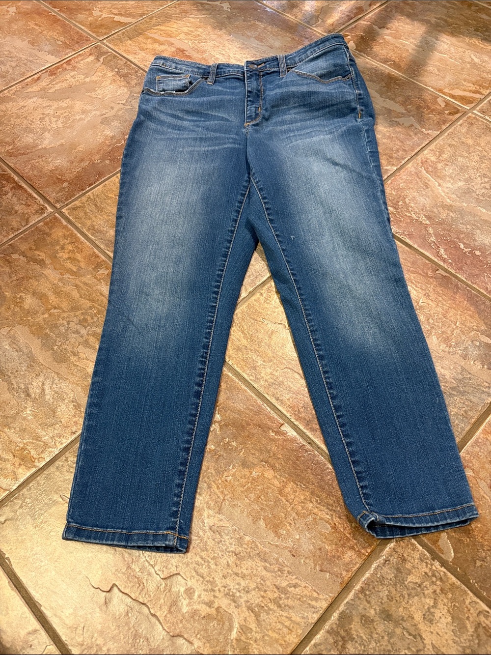 Universal Thread Women’s Dark Blue Skinny Jeans